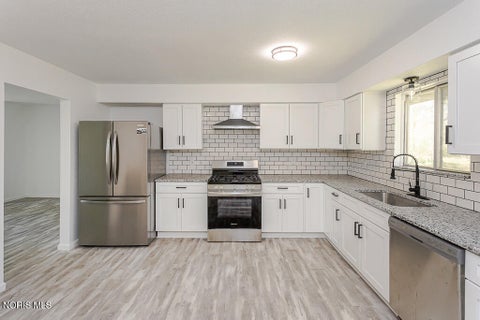 Tiny photo for 1568 County Road D, Swanton, OH 43558 (MLS # 10010294)