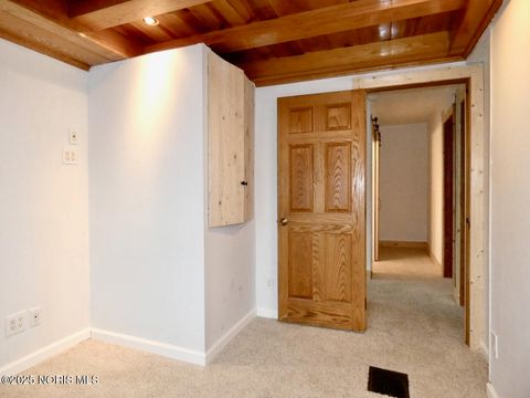 Tiny photo for 577 Dover Place, Toledo, OH 43605 (MLS # 10002507)