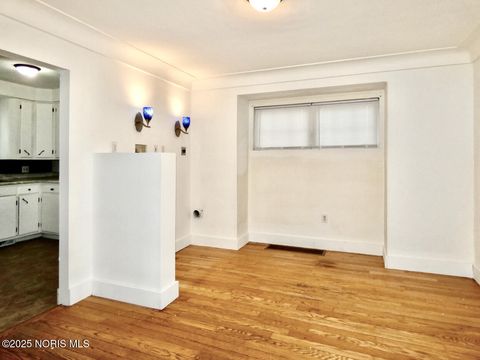 Tiny photo for 577 Dover Place, Toledo, OH 43605 (MLS # 10002507)