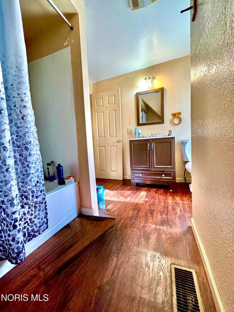 Tiny photo for 842 Nesslewood Avenue, Toledo, OH 43610 (MLS # 10007830)