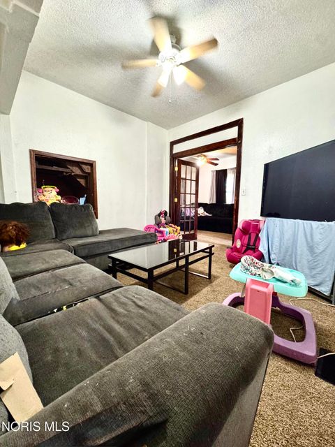 Tiny photo for 842 Nesslewood Avenue, Toledo, OH 43610 (MLS # 10007830)