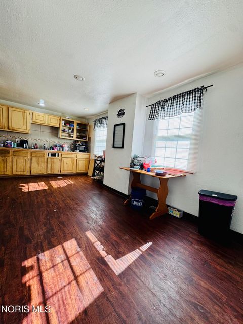 Tiny photo for 842 Nesslewood Avenue, Toledo, OH 43610 (MLS # 10007830)