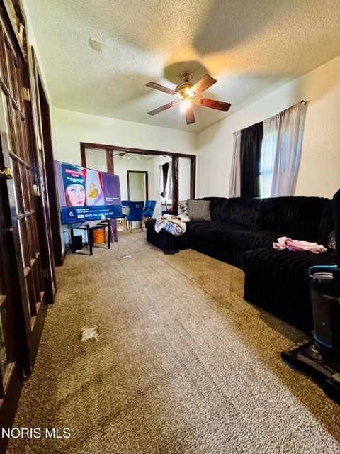 Tiny photo for 842 Nesslewood Avenue, Toledo, OH 43610 (MLS # 10007830)