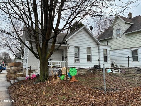 Tiny photo for 1404 Greenwood Avenue, Toledo, OH 43605 (MLS # 10004296)