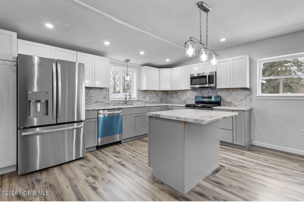 213 E Indiana Avenue