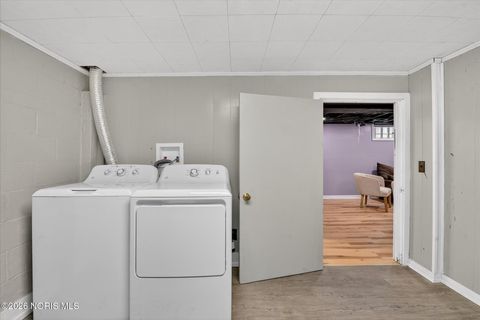 Tiny photo for 4347 S Detroit Avenue, Toledo, OH 43614 (MLS # 10003876)