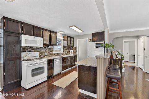 Tiny photo for 4347 S Detroit Avenue, Toledo, OH 43614 (MLS # 10003876)