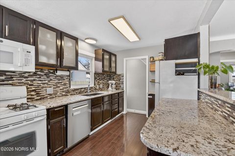 Tiny photo for 4347 S Detroit Avenue, Toledo, OH 43614 (MLS # 10003876)