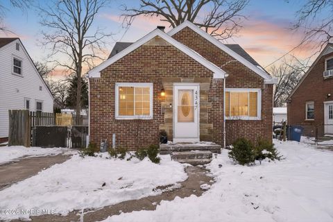 Photo of 4347 S Detroit Avenue, Toledo, OH 43614 (MLS # 10003876)