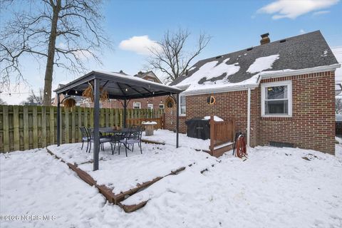 Tiny photo for 4347 S Detroit Avenue, Toledo, OH 43614 (MLS # 10003876)