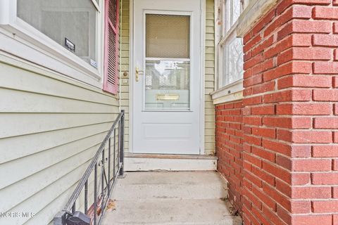 Tiny photo for 909 Prospect Avenue, Toledo, OH 43606 (MLS # 10005258)