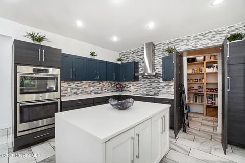 Tiny photo for 26077 Seminary Road, Perrysburg, OH 43551 (MLS # 10000502)