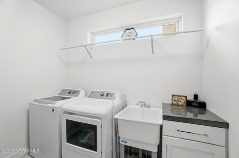 Tiny photo for 26077 Seminary Road, Perrysburg, OH 43551 (MLS # 10000502)