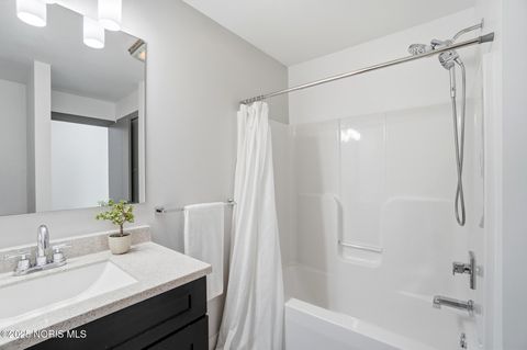 Tiny photo for 26077 Seminary Road, Perrysburg, OH 43551 (MLS # 10000502)