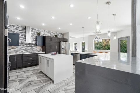 Tiny photo for 26077 Seminary Road, Perrysburg, OH 43551 (MLS # 10000502)