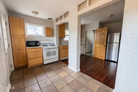 Tiny photo for 2526 Portsmouth Avenue, Toledo, OH 43613 (MLS # 10008638)