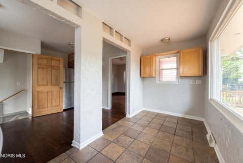 Tiny photo for 2526 Portsmouth Avenue, Toledo, OH 43613 (MLS # 10008638)
