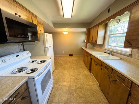 Tiny photo for 136 N Thomas Street, Ottawa, OH 45875 (MLS # 10014339)