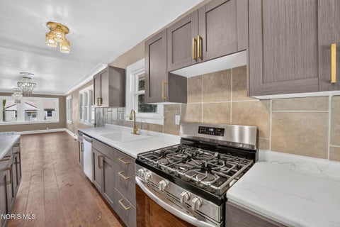 Tiny photo for 1731 Talbot Street, Toledo, OH 43613 (MLS # 10010969)