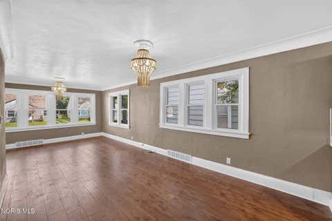 Tiny photo for 1731 Talbot Street, Toledo, OH 43613 (MLS # 10010969)