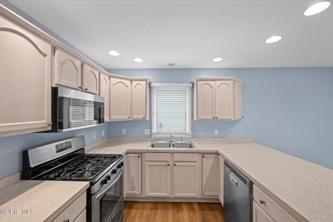 Tiny photo for 4337 S Watercrest Drive, Toledo, OH 43614 (MLS # 10012960)
