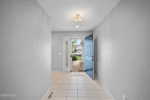 Tiny photo for 4337 S Watercrest Drive, Toledo, OH 43614 (MLS # 10012960)