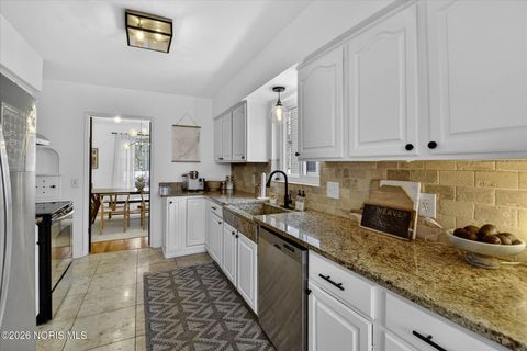 Tiny photo for 2644 Goddard Road, Toledo, OH 43606 (MLS # 10003740)