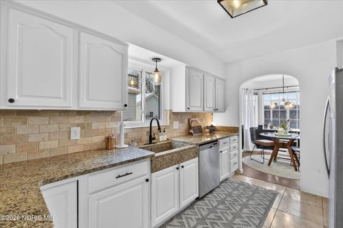 Tiny photo for 2644 Goddard Road, Toledo, OH 43606 (MLS # 10003740)