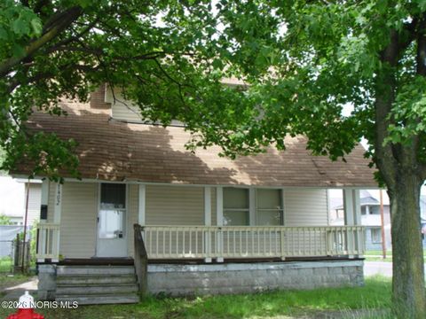 Photo of 1402 Prouty Avenue, Toledo, OH 43609 (MLS # 10003900)