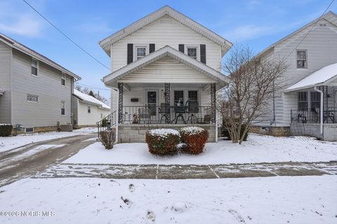 Photo of 516 S Union Street, Fostoria, OH 44830 (MLS # 10002747)
