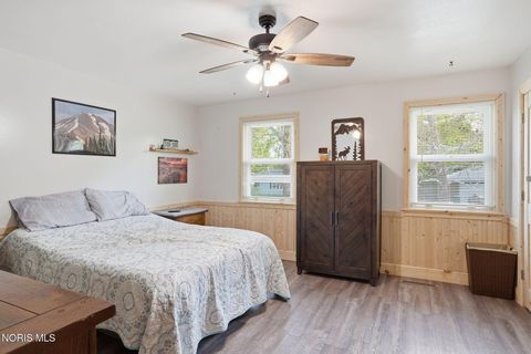 Tiny photo for 1724 Queenswood Drive #9, Findlay, OH 45840 (MLS # 10007621)