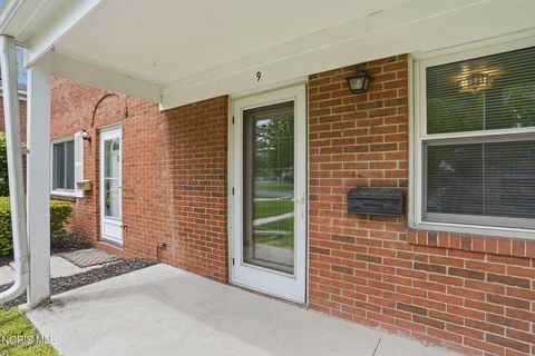 Tiny photo for 1724 Queenswood Drive #9, Findlay, OH 45840 (MLS # 10007621)