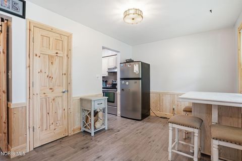 Tiny photo for 1724 Queenswood Drive #9, Findlay, OH 45840 (MLS # 10007621)