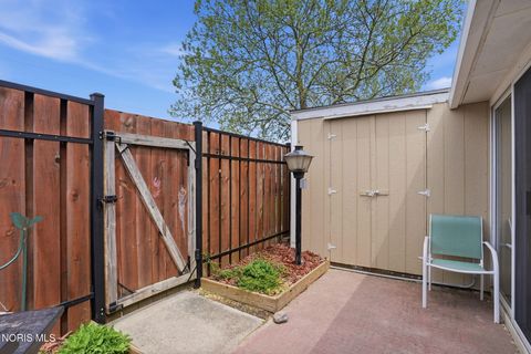 Tiny photo for 1724 Queenswood Drive #9, Findlay, OH 45840 (MLS # 10007621)