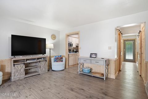 Tiny photo for 1724 Queenswood Drive #9, Findlay, OH 45840 (MLS # 10007621)