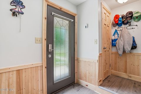 Tiny photo for 1724 Queenswood Drive #9, Findlay, OH 45840 (MLS # 10007621)
