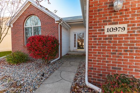 Tiny photo for 10979 S Lakes Drive, Perrysburg, OH 43551 (MLS # 10001615)