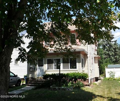 Photo of 715 E Hudson Street, Toledo, OH 43608 (MLS # 10001589)