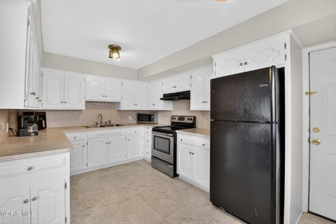Tiny photo for 2130 Richards Road #2, Ottawa Hills, OH 43606 (MLS # 10005484)