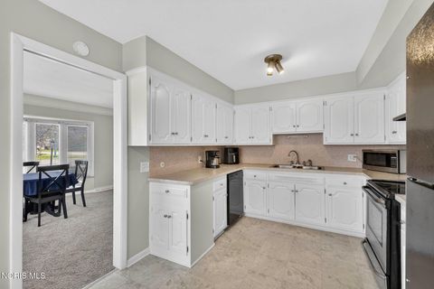 Tiny photo for 2130 Richards Road #2, Ottawa Hills, OH 43606 (MLS # 10005484)