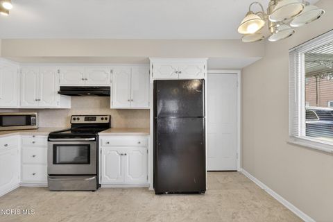Tiny photo for 2130 Richards Road #2, Ottawa Hills, OH 43606 (MLS # 10005484)