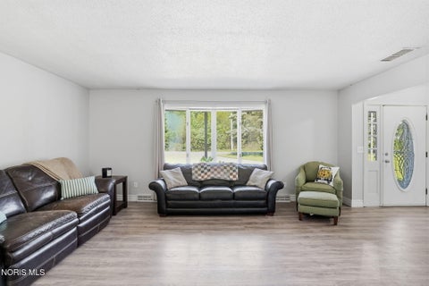 Tiny photo for 15488 Green Road, Bowling Green, OH 43402 (MLS # 10008591)