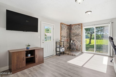 Tiny photo for 15488 Green Road, Bowling Green, OH 43402 (MLS # 10008591)