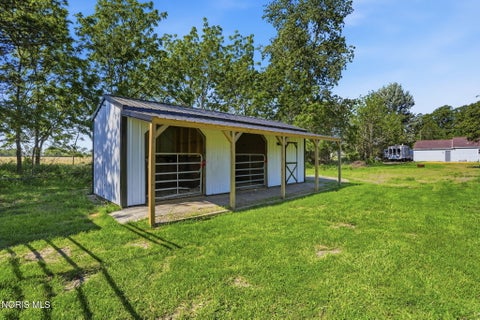Tiny photo for 15488 Green Road, Bowling Green, OH 43402 (MLS # 10008591)
