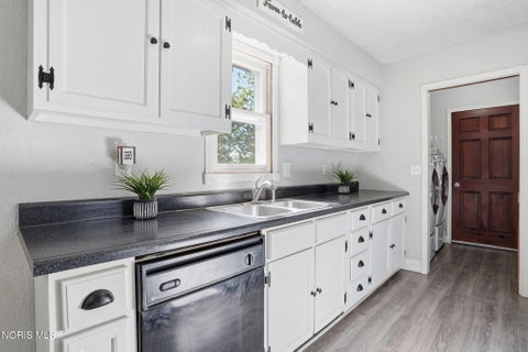 Tiny photo for 15488 Green Road, Bowling Green, OH 43402 (MLS # 10008591)