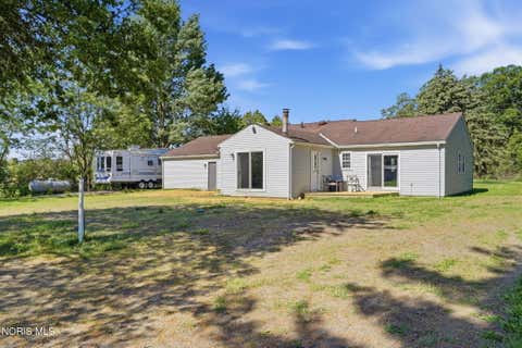 Tiny photo for 15488 Green Road, Bowling Green, OH 43402 (MLS # 10008591)