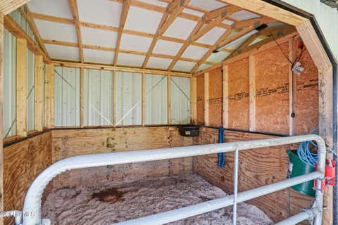 Tiny photo for 15488 Green Road, Bowling Green, OH 43402 (MLS # 10008591)