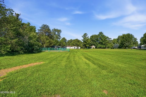 Tiny photo for 15488 Green Road, Bowling Green, OH 43402 (MLS # 10008591)