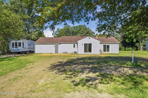 Tiny photo for 15488 Green Road, Bowling Green, OH 43402 (MLS # 10008591)