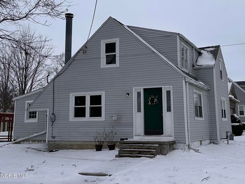 Photo of 2400 Hollybrook Drive, Findlay, OH 45840 (MLS # 10004490)